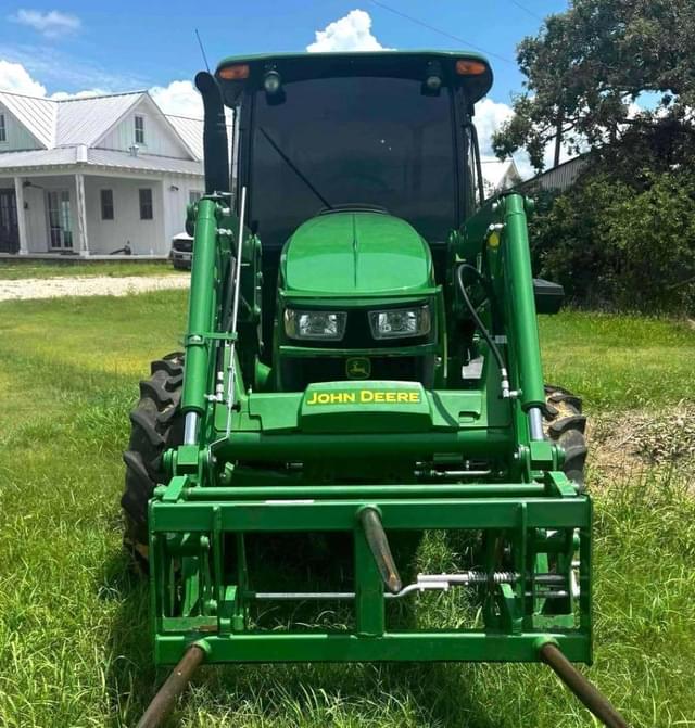 Image of John Deere 5100E equipment image 3