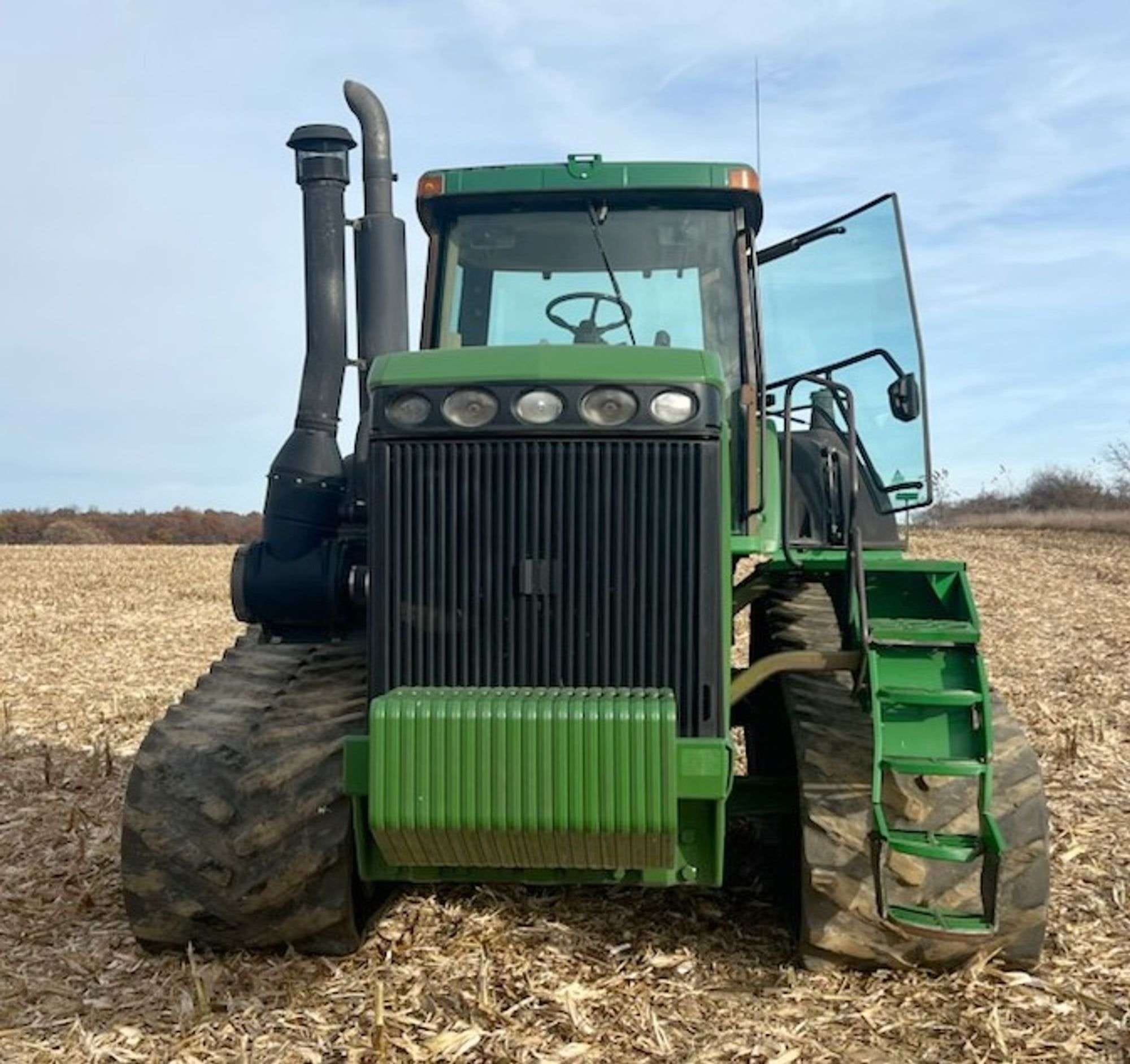 2004 John Deere 9320T Equipment Image0