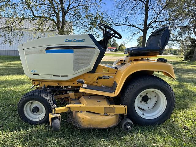 Image of Cub Cadet 1641 equipment image 1