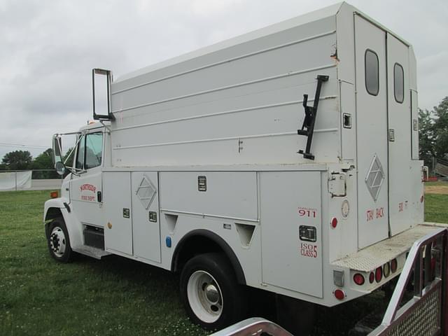 Image of Freightliner FL70 equipment image 3