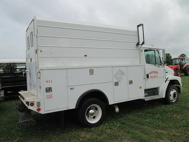 Image of Freightliner FL70 equipment image 2
