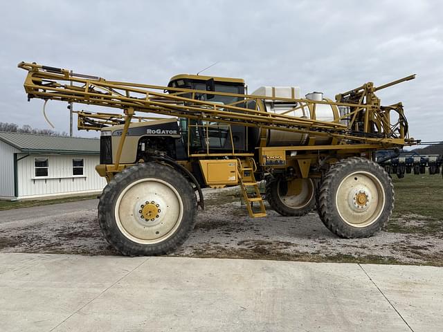 Image of Ag-Chem RoGator 1064 equipment image 1