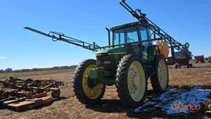 John Deere 7410 Image