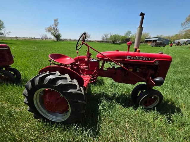 Image of Farmall B equipment image 3
