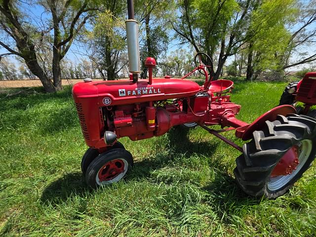 Image of Farmall B equipment image 1