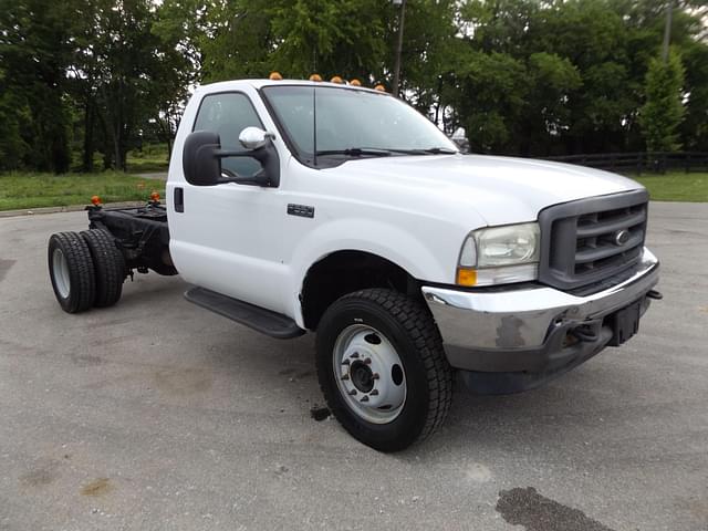 Image of Ford F-550 equipment image 2
