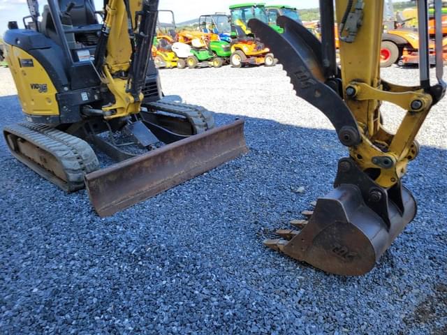 Image of Yanmar VIO35 equipment image 2