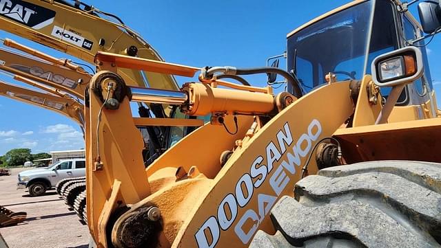 Image of  Doosan DL400 equipment image 4