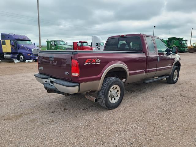 Image of Ford F-350 equipment image 2
