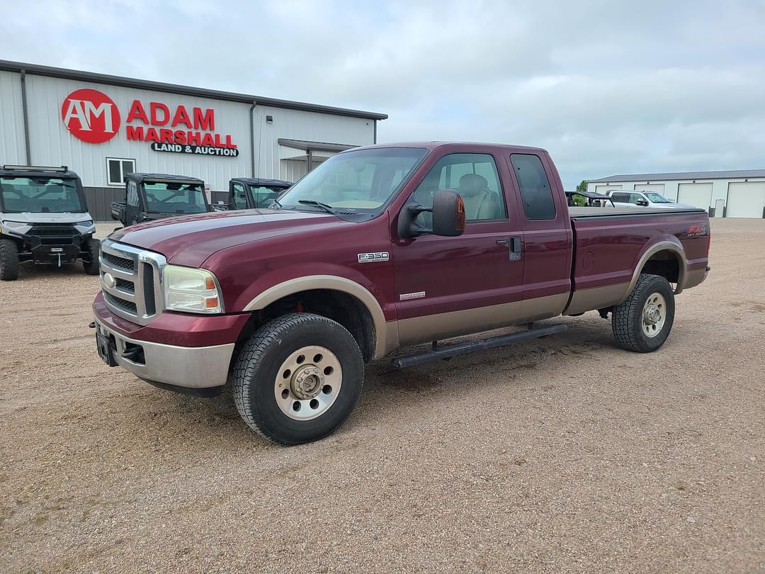 Image of Ford F-350 Primary image