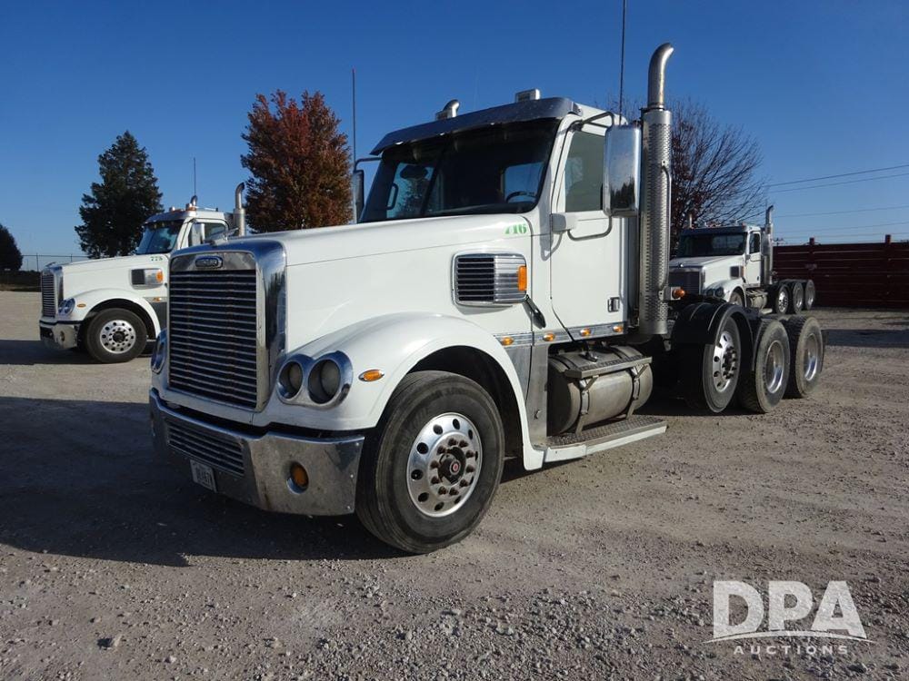 2016 Freightliner Coronado Equipment Image0