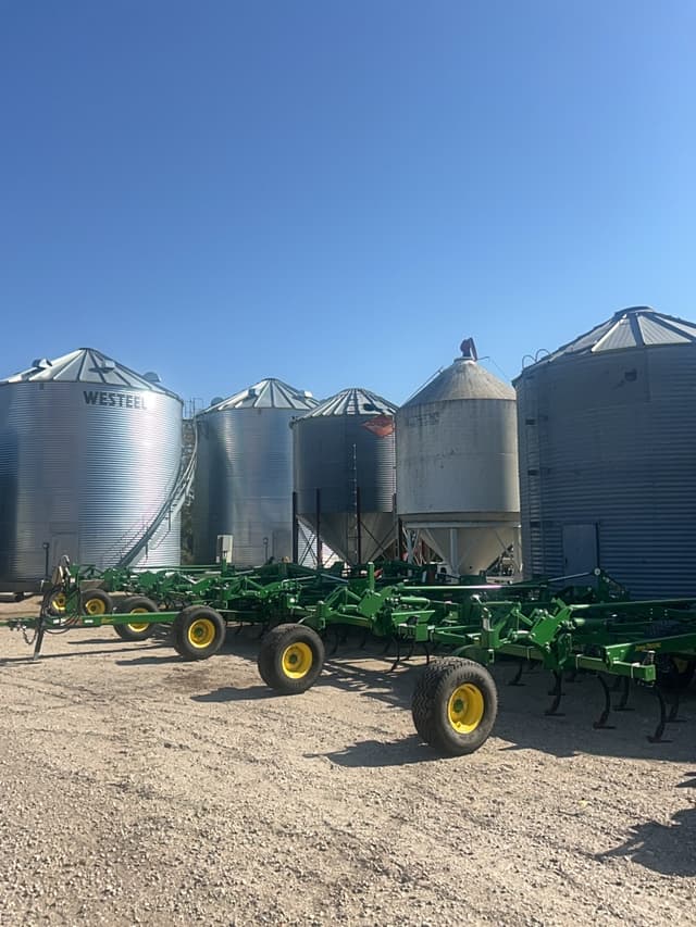 Image of John Deere 2230FH equipment image 1