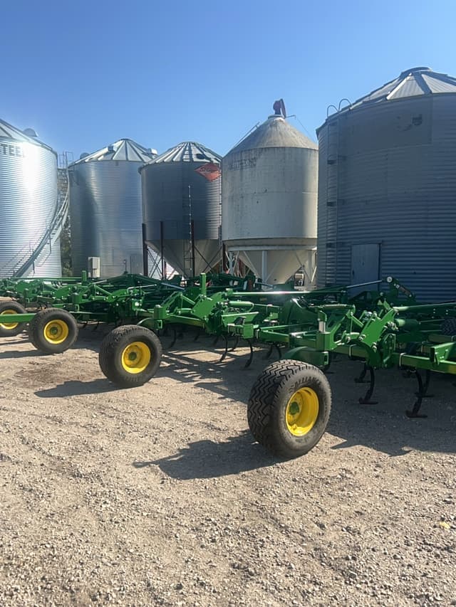 Image of John Deere 2230FH equipment image 3