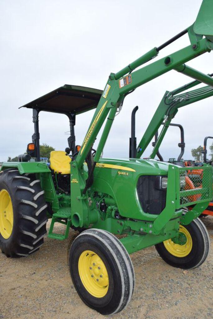 Main image John Deere 5065E