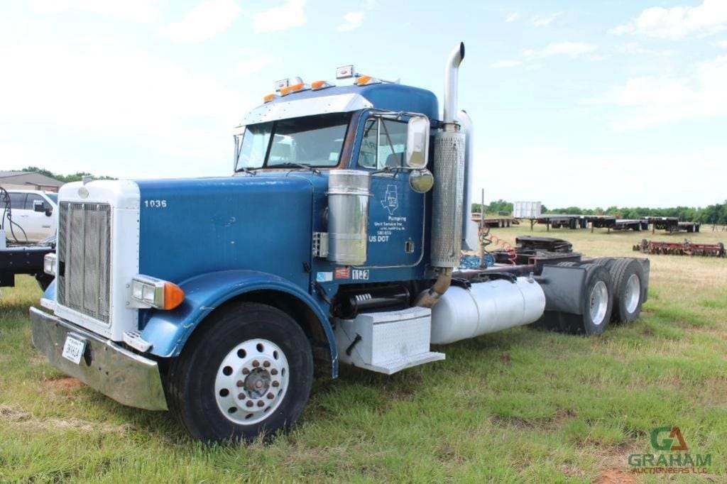 2000 Peterbilt 378 Equipment Image0