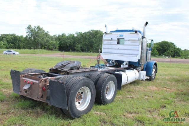 Image of Peterbilt 378 equipment image 2