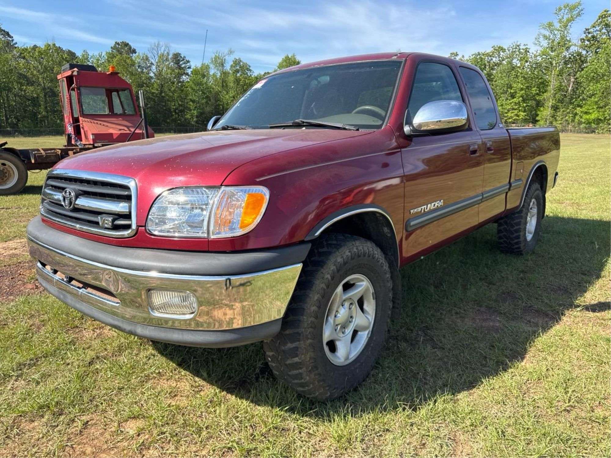 2000 Toyota Tundra Equipment Image0