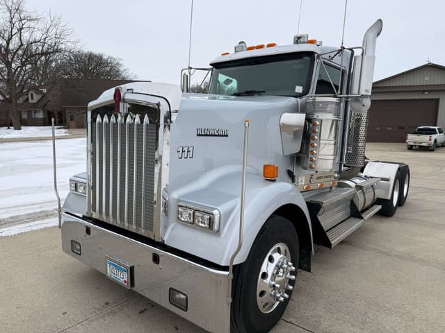 Image of Kenworth W900 equipment image 2