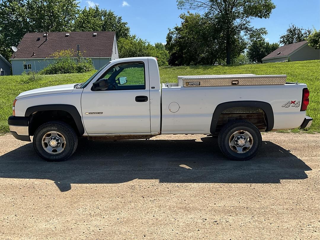 Image of Chevrolet 2500HD Primary image