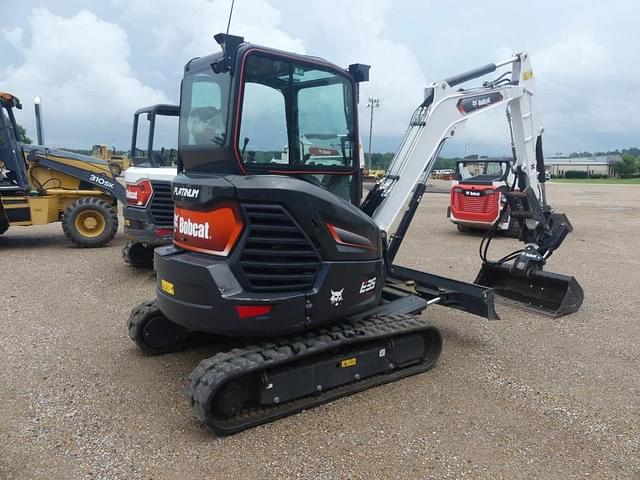 Image of Bobcat E35 equipment image 2