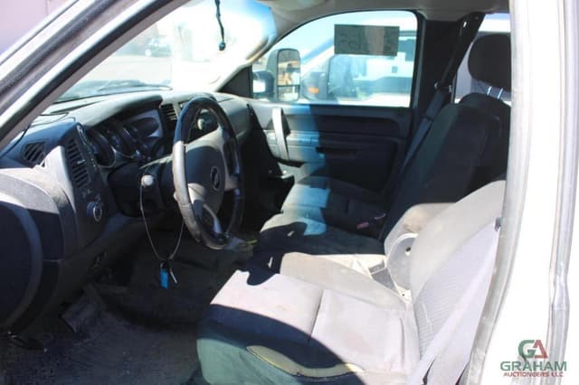 Image of Chevrolet 2500HD equipment image 4