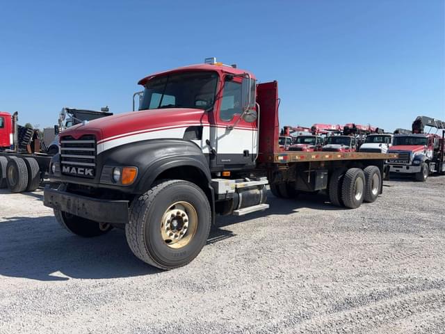 Image of Mack Granite CV713 equipment image 3