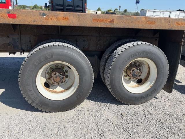 Image of Mack Granite CV713 equipment image 4