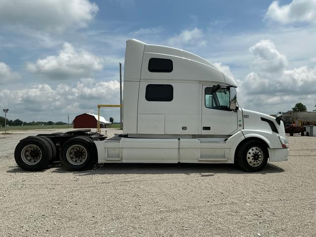 Image of Volvo VNL equipment image 3