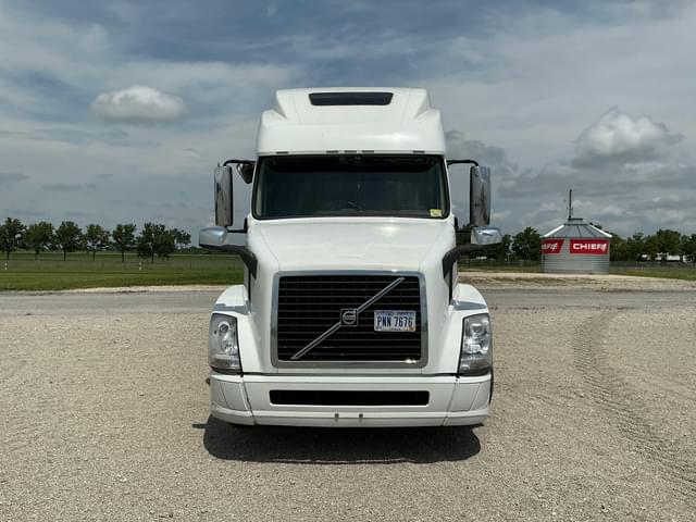 Image of Volvo VNL equipment image 1
