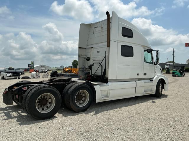 Image of Volvo VNL equipment image 4
