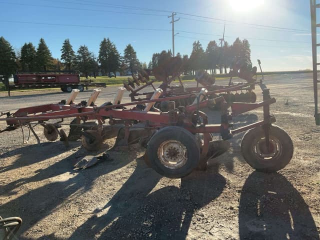 Image of International Harvester 710 equipment image 4