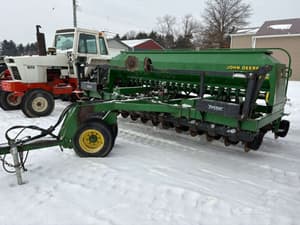 John Deere 1560 Image