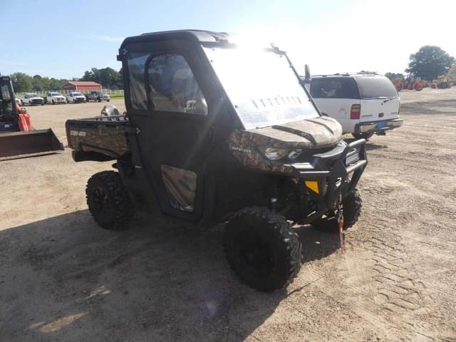Image of Can-Am Defender equipment image 1