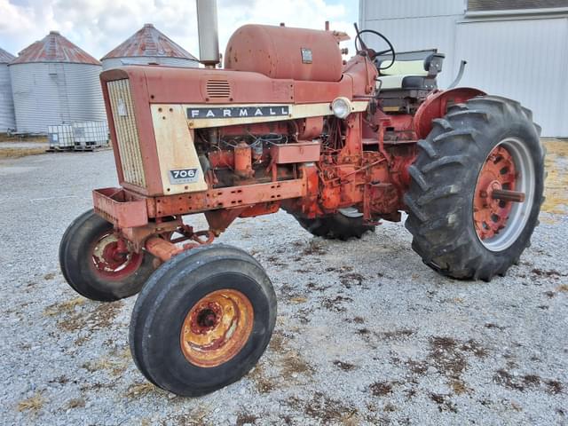 Image of International Harvester 706 equipment image 2
