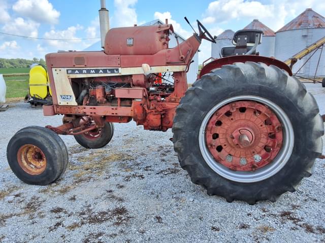 Image of International Harvester 706 equipment image 1