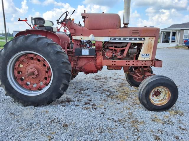 Image of International Harvester 706 equipment image 4
