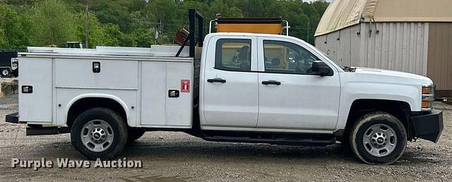 Image of Chevrolet 2500 equipment image 3
