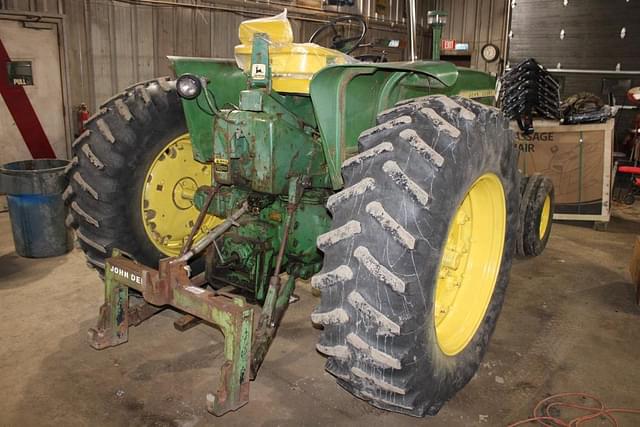 Image of John Deere 4020 equipment image 2