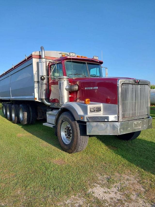 Image of Western Star 4900 equipment image 3