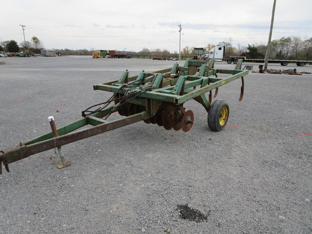 Main image John Deere 710