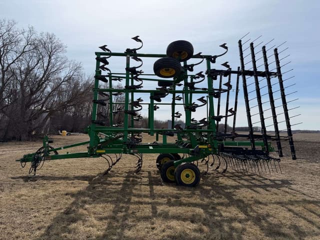 Image of John Deere 2210 equipment image 3