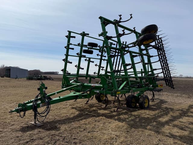 Image of John Deere 2210 equipment image 2