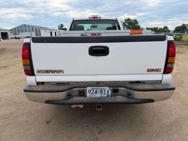 Image of GMC 1500 equipment image 4