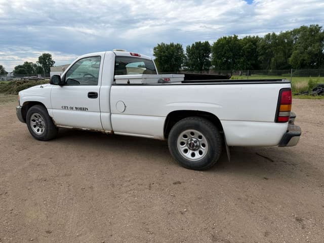 Image of GMC 1500 equipment image 2