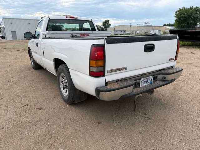 Image of GMC 1500 equipment image 3