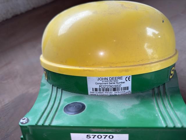 Image of John Deere StarFire 3000 equipment image 2