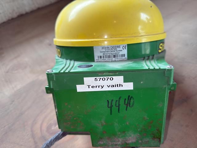 Image of John Deere StarFire 3000 equipment image 1