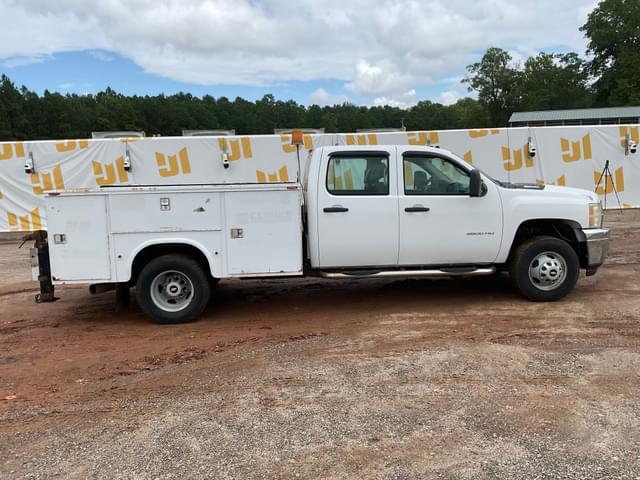 Image of Chevrolet 3500HD equipment image 3