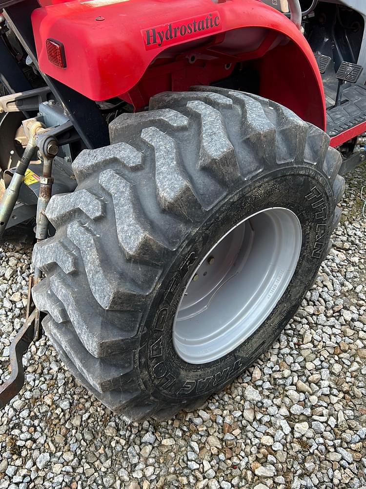 Main image Massey Ferguson 1529 12