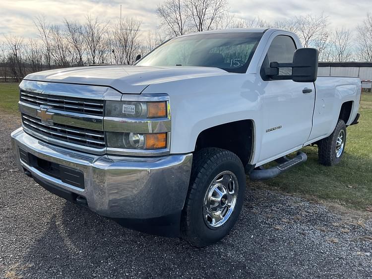 2015 Chevrolet 2500HD Equipment Image0